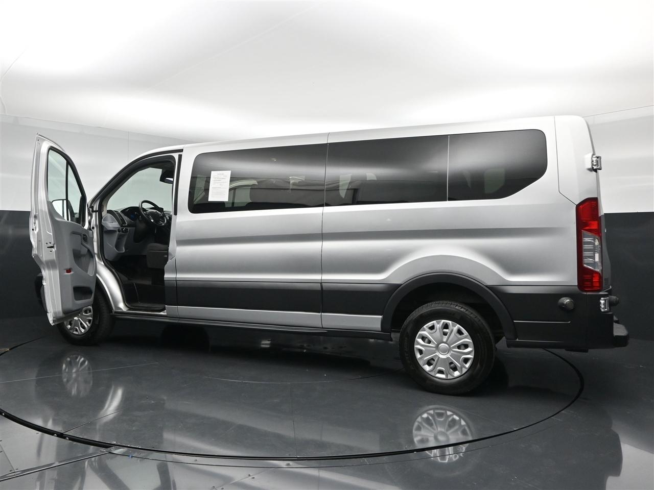Ford Transit 350 Wagon Low Roof XLT 60/40 Pass. 148-in. WB 2016