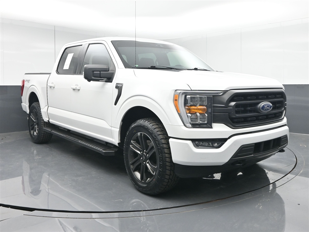 2021 Ford F-150 XLT's photo