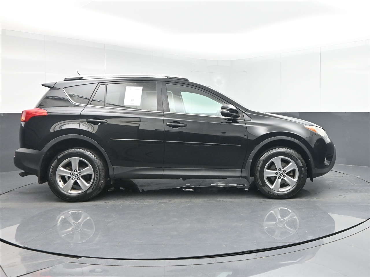 Toyota RAV4 XLE AWD 2015