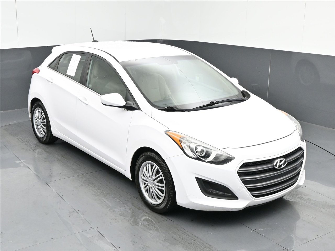 Hyundai Elantra GT A/T 2016