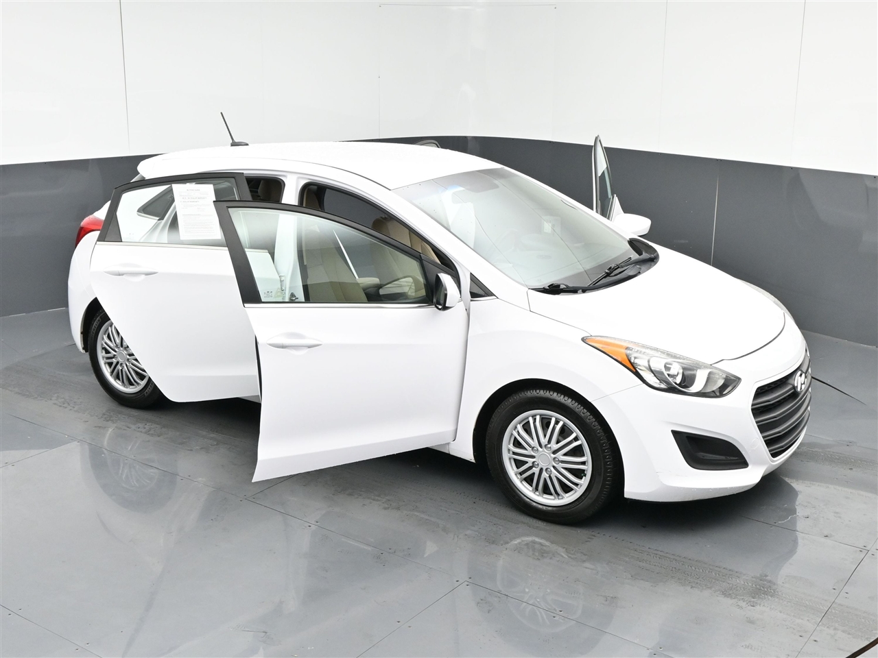 Hyundai Elantra GT A/T 2016