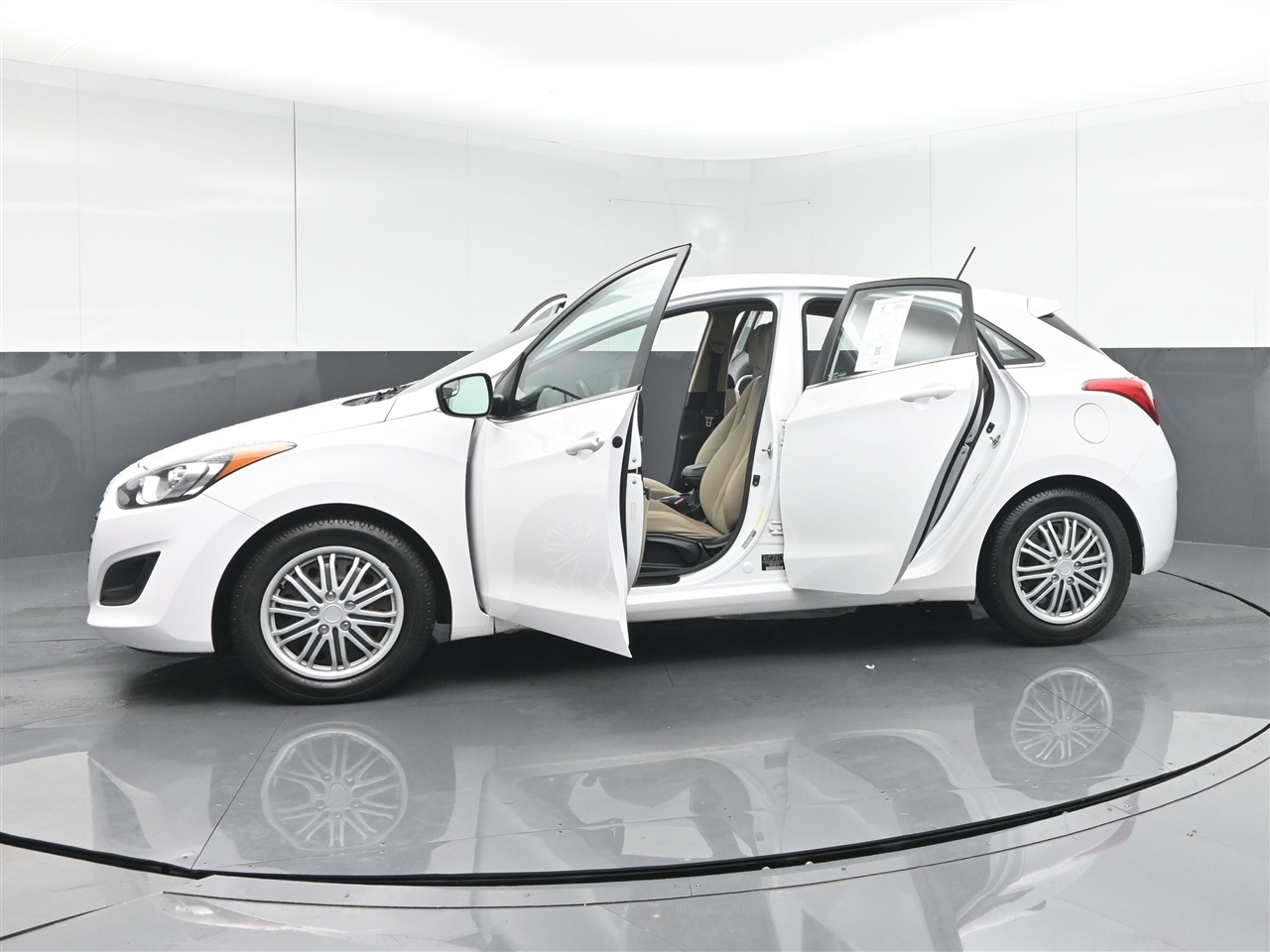 Hyundai Elantra GT A/T 2016