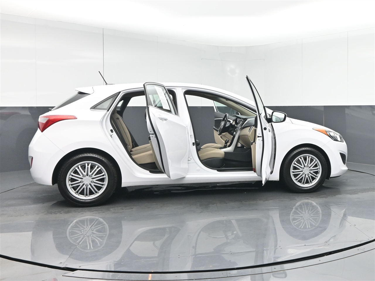 Hyundai Elantra GT A/T 2016