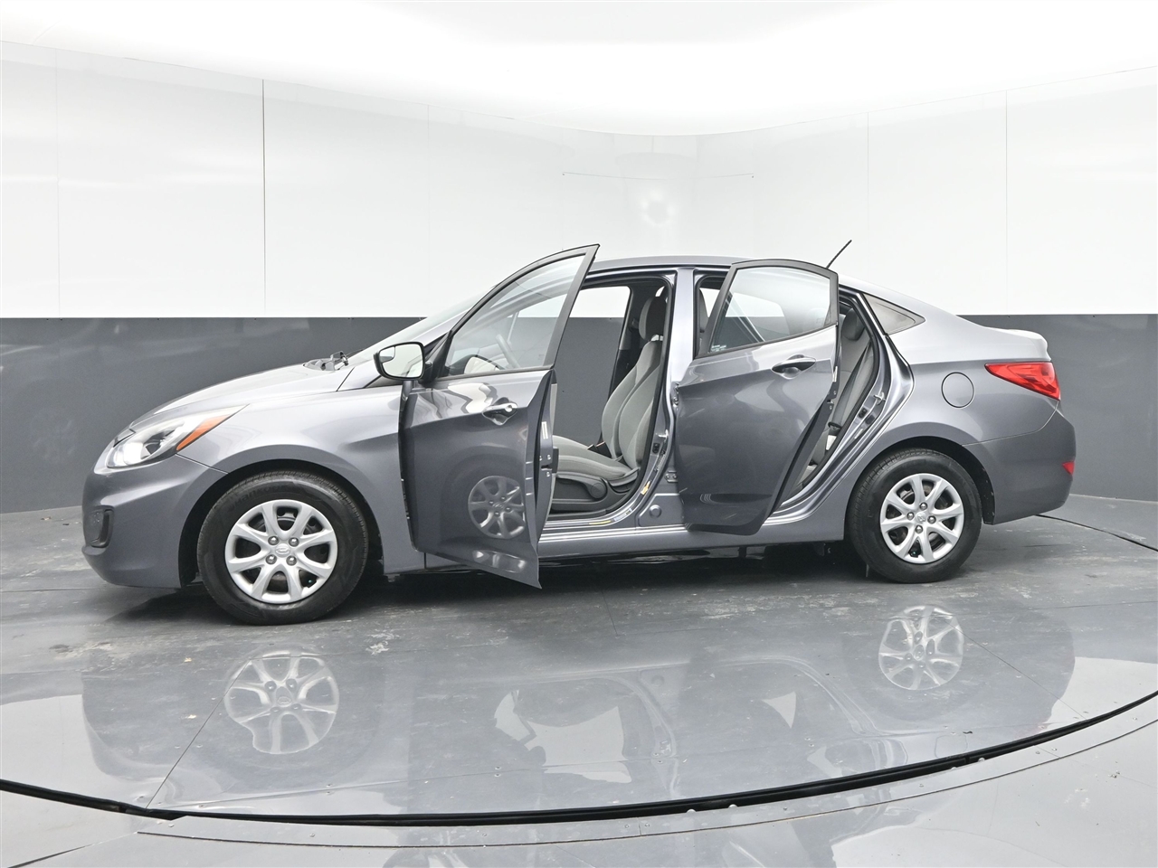 Hyundai Accent GLS 4-Door 2014