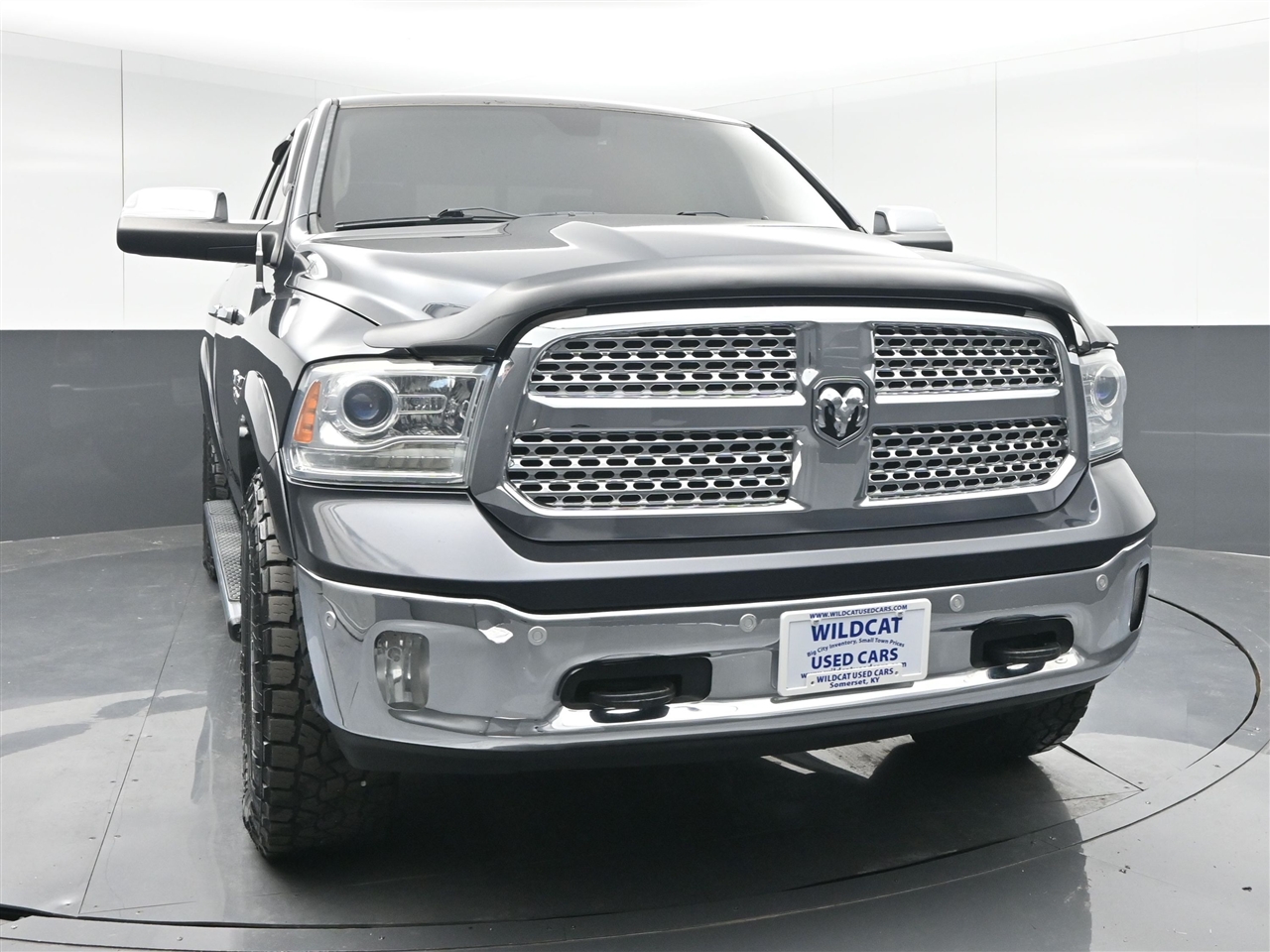 RAM 1500 Laramie Crew Cab SWB 4WD 2016