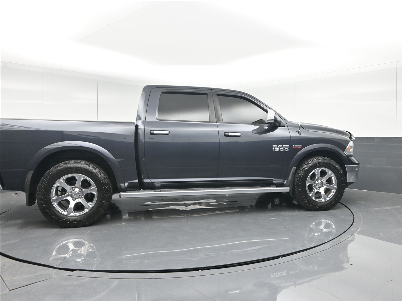 RAM 1500 Laramie Crew Cab SWB 4WD 2016