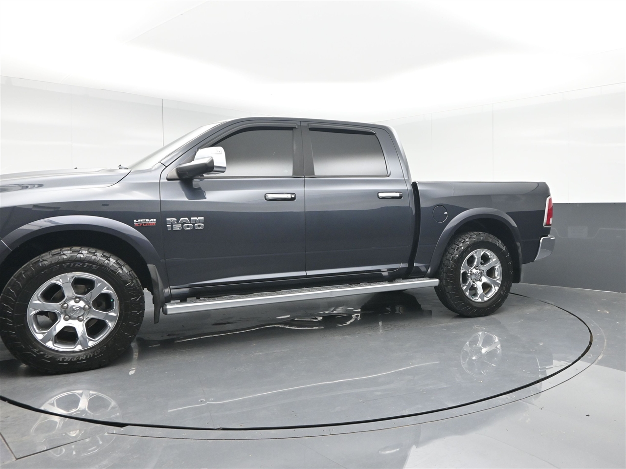 RAM 1500 Laramie Crew Cab SWB 4WD 2016