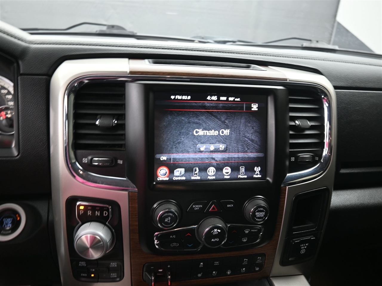 RAM 1500 Laramie Crew Cab SWB 4WD 2016