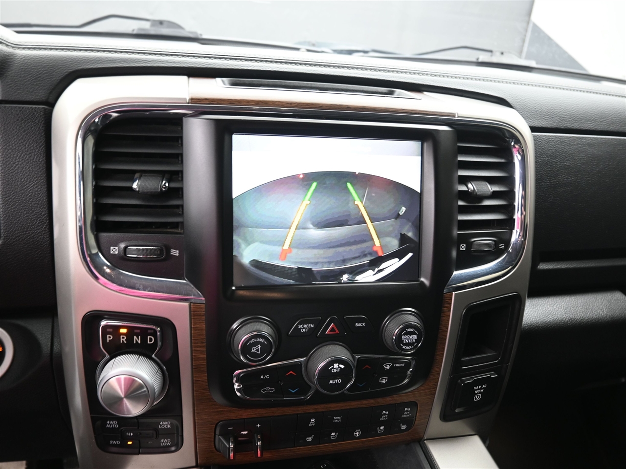 RAM 1500 Laramie Crew Cab SWB 4WD 2016