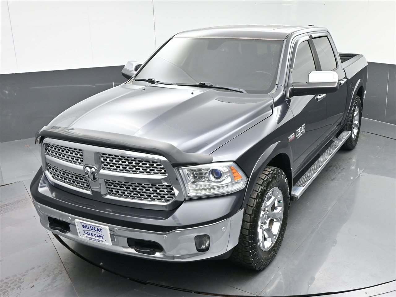RAM 1500 Laramie Crew Cab SWB 4WD 2016
