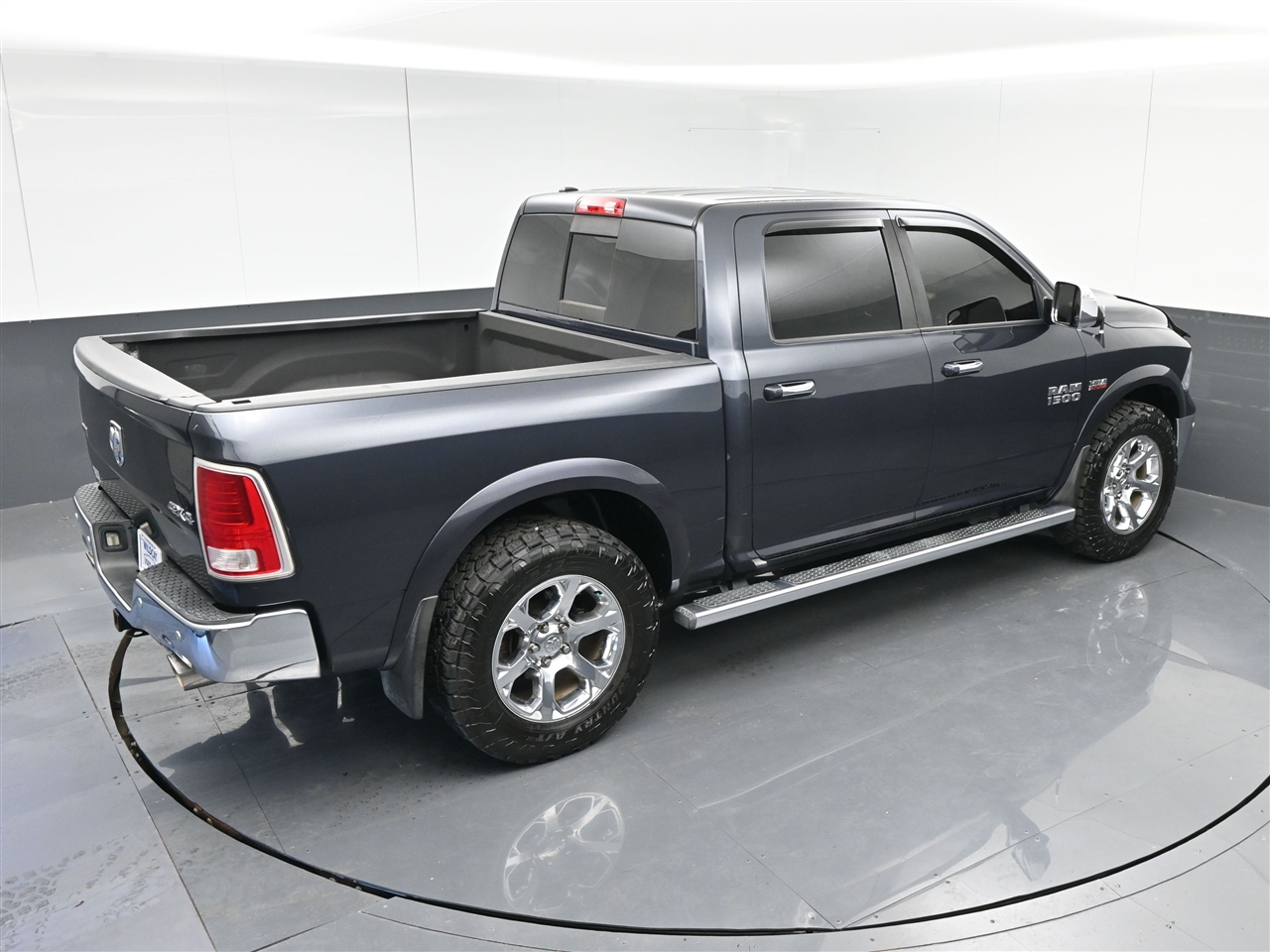 RAM 1500 Laramie Crew Cab SWB 4WD 2016