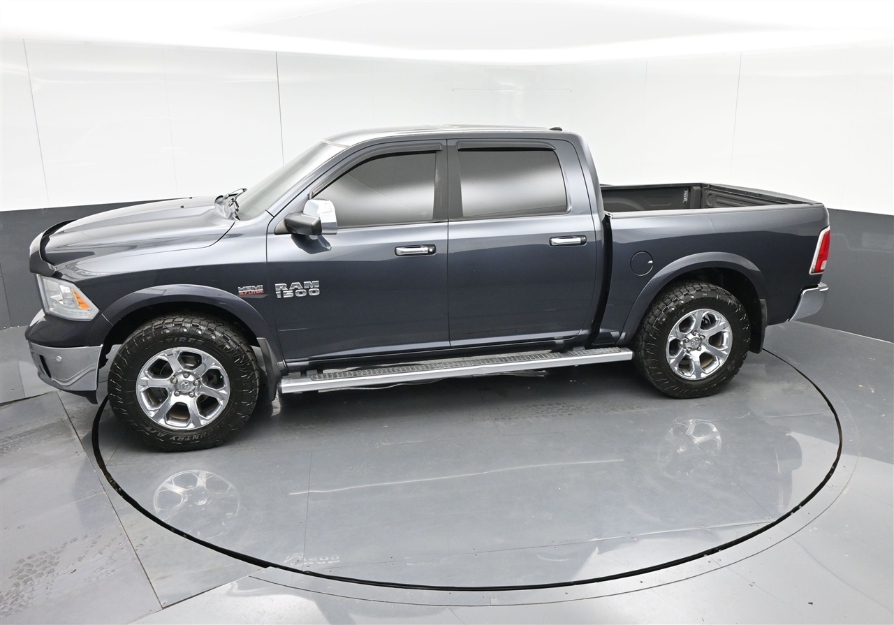 RAM 1500 Laramie Crew Cab SWB 4WD 2016