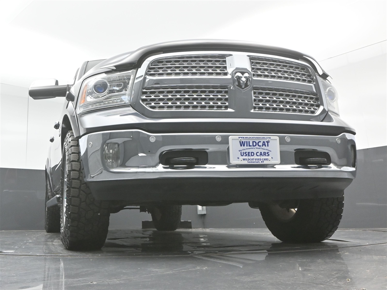 RAM 1500 Laramie Crew Cab SWB 4WD 2016