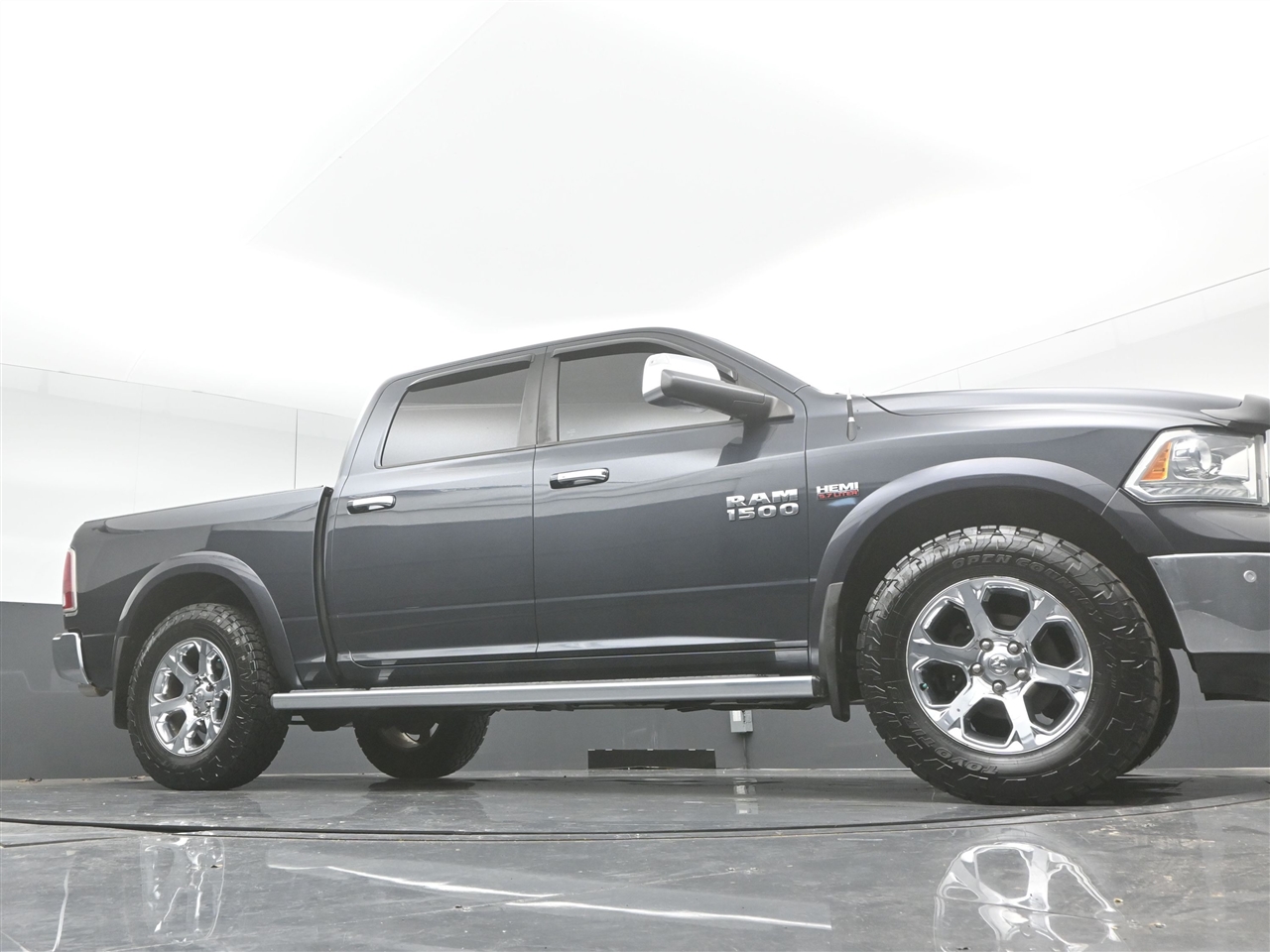 RAM 1500 Laramie Crew Cab SWB 4WD 2016