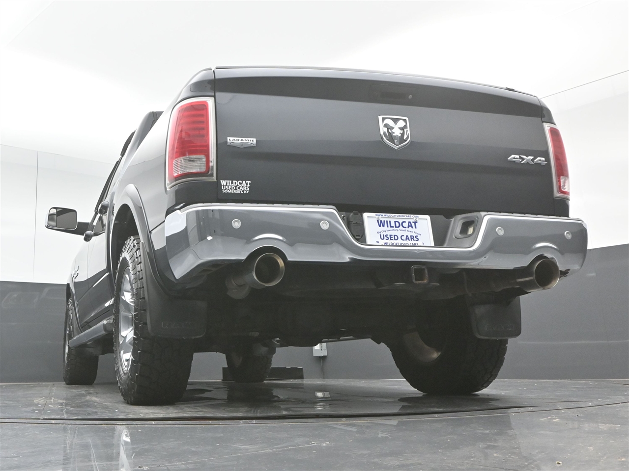 RAM 1500 Laramie Crew Cab SWB 4WD 2016