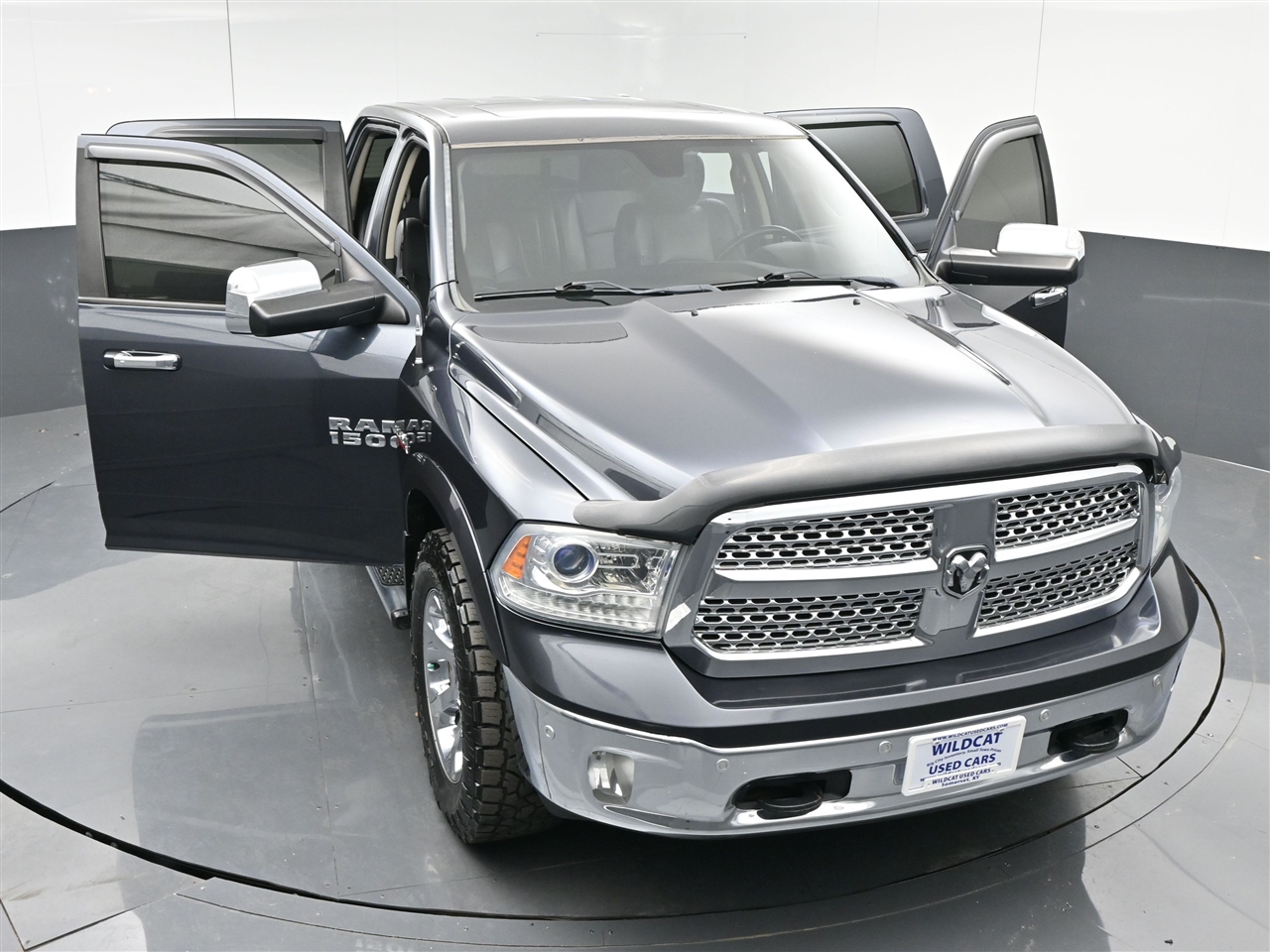 RAM 1500 Laramie Crew Cab SWB 4WD 2016