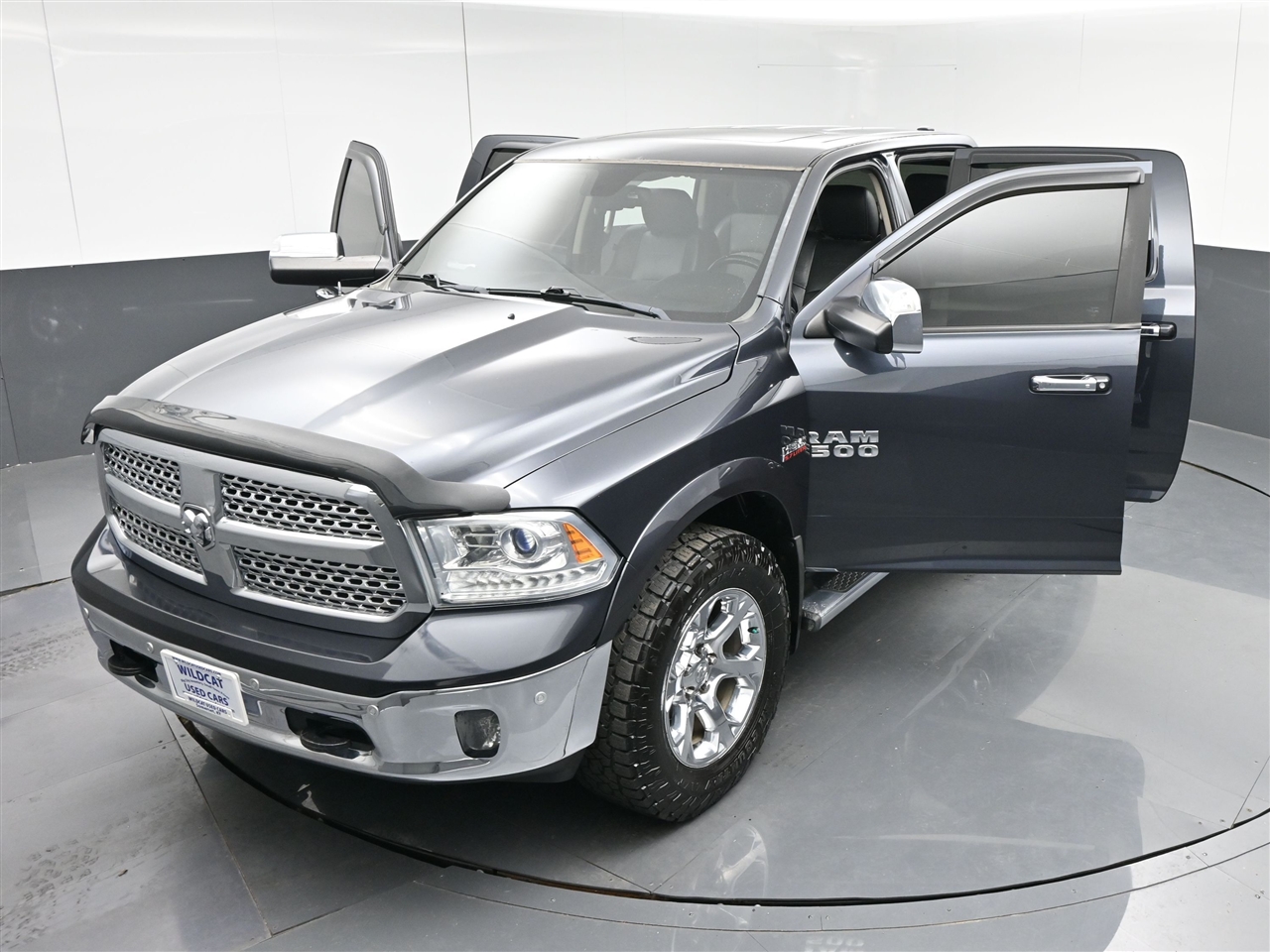 RAM 1500 Laramie Crew Cab SWB 4WD 2016