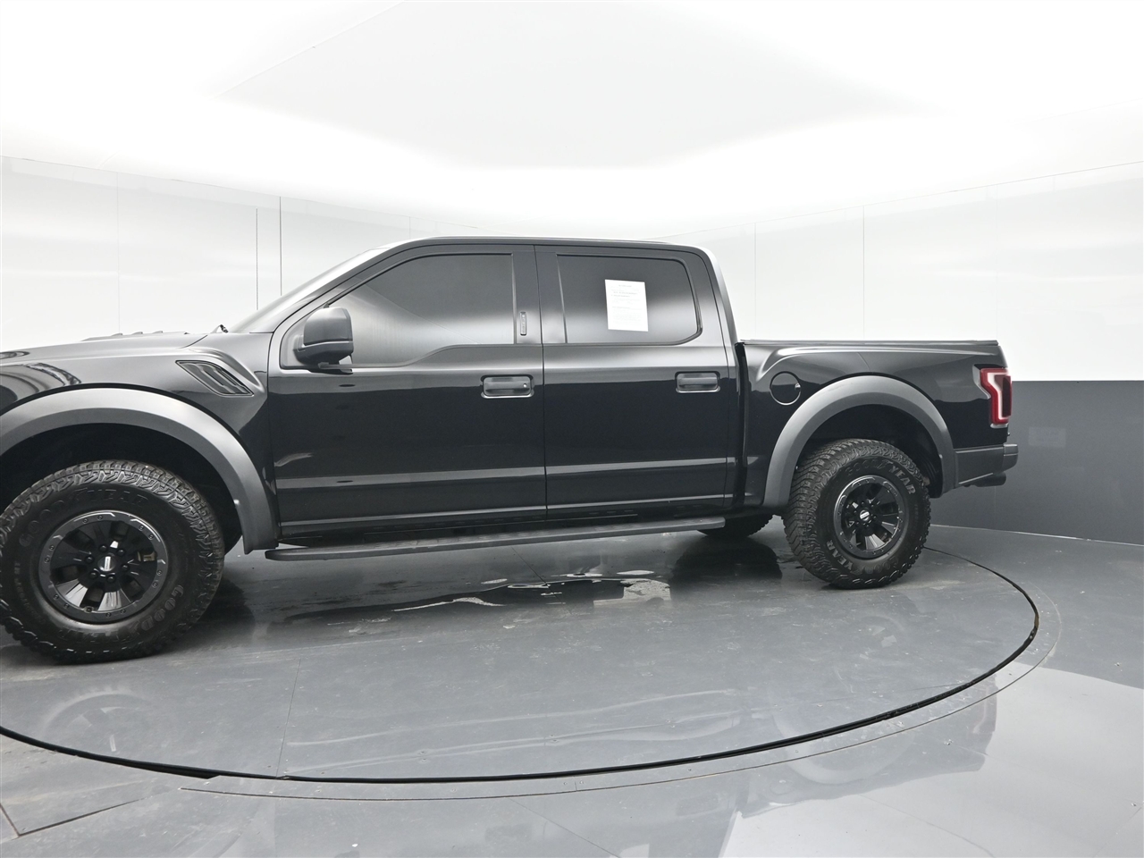 Ford F-150 Raptor SuperCrew 4WD 2017