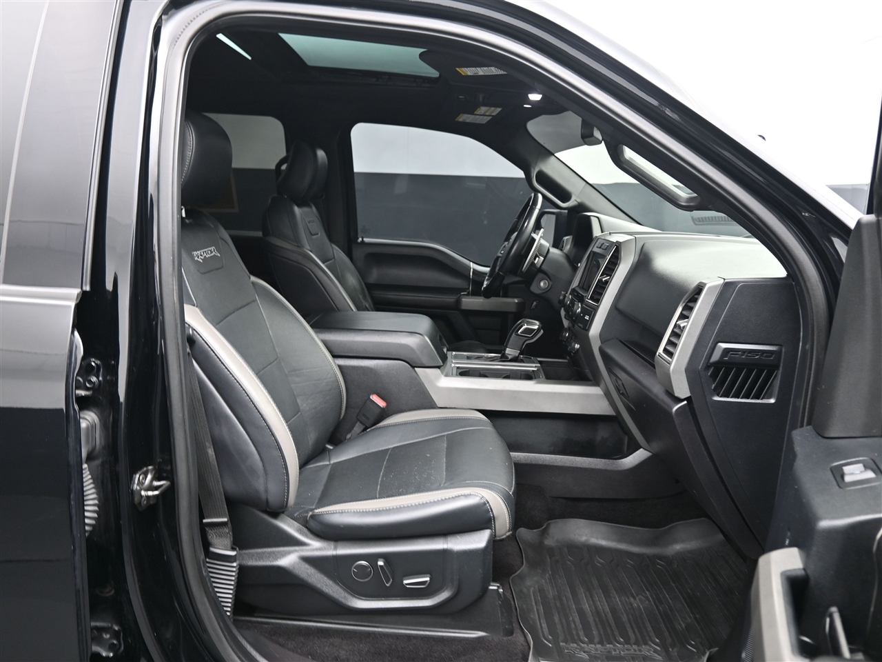 Ford F-150 Raptor SuperCrew 4WD 2017