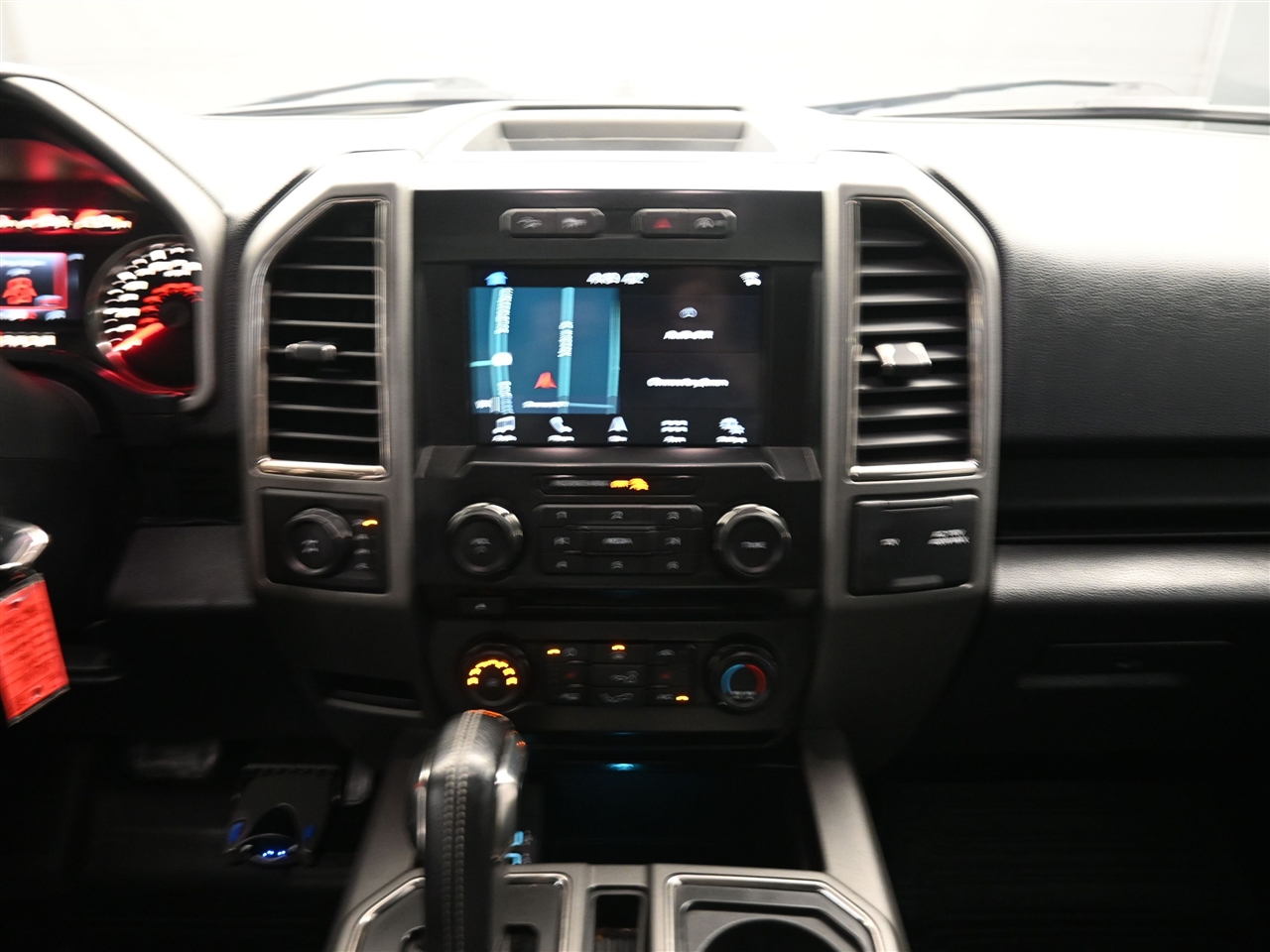 Ford F-150 Raptor SuperCrew 4WD 2017