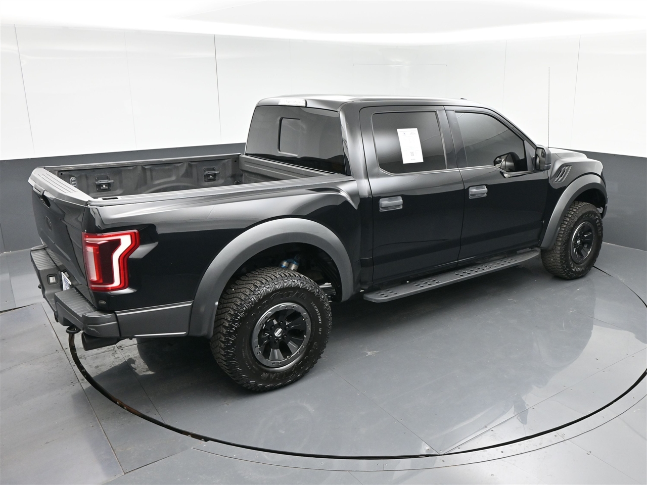 Ford F-150 Raptor SuperCrew 4WD 2017
