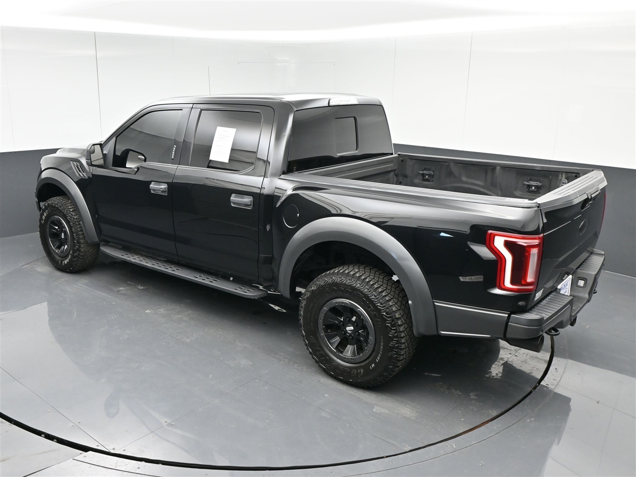 Ford F-150 Raptor SuperCrew 4WD 2017