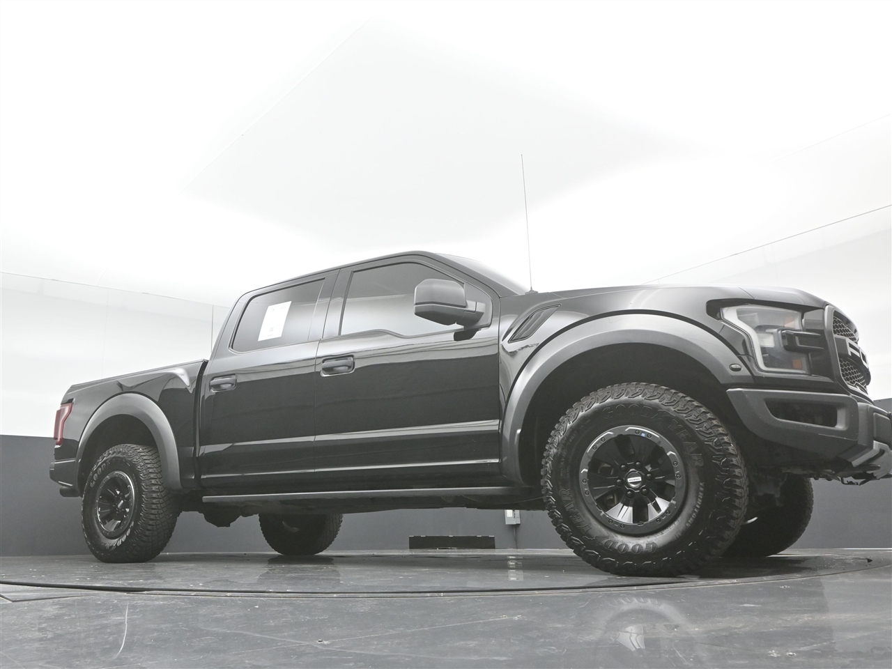 Ford F-150 Raptor SuperCrew 4WD 2017