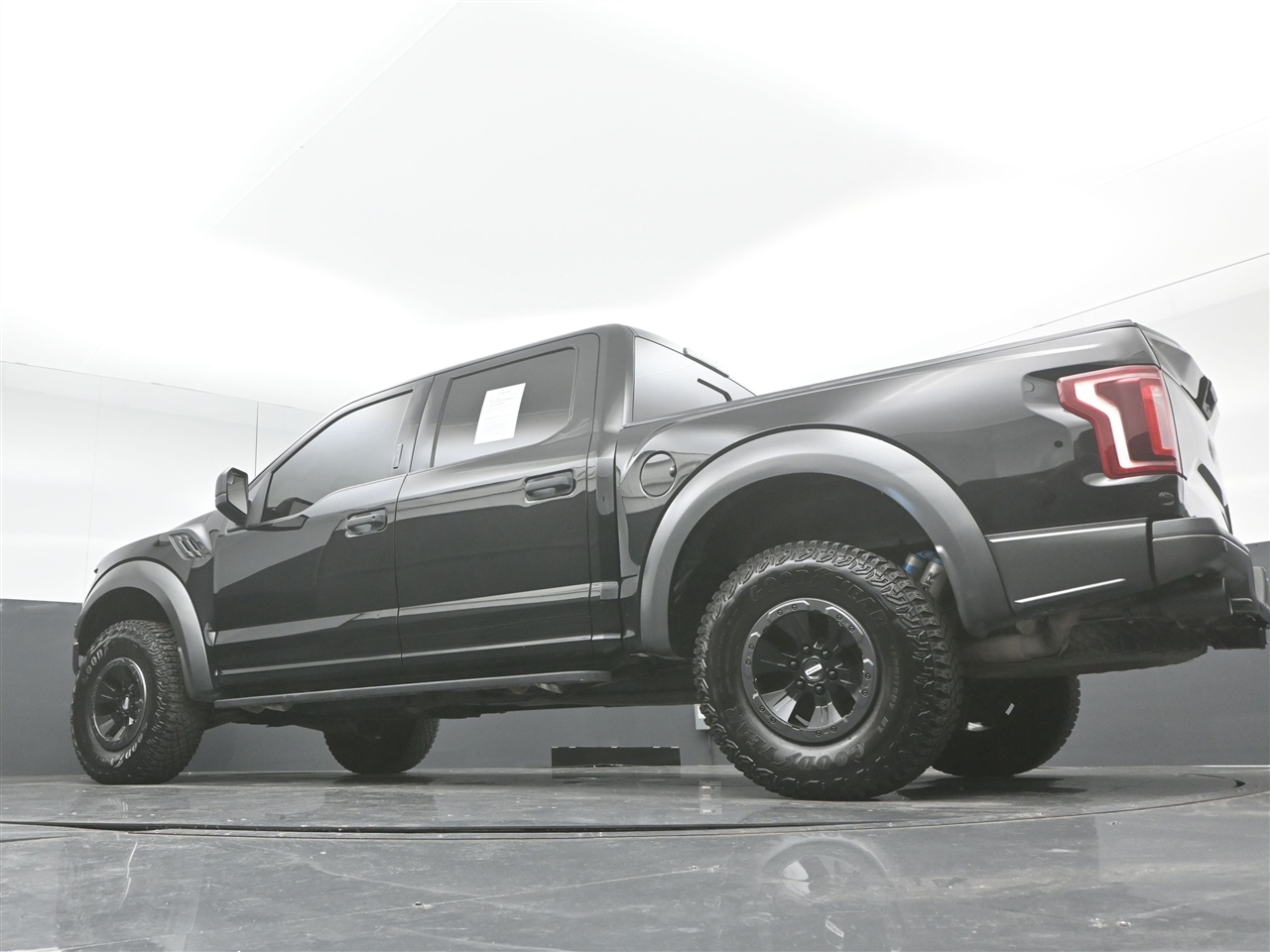 Ford F-150 Raptor SuperCrew 4WD 2017