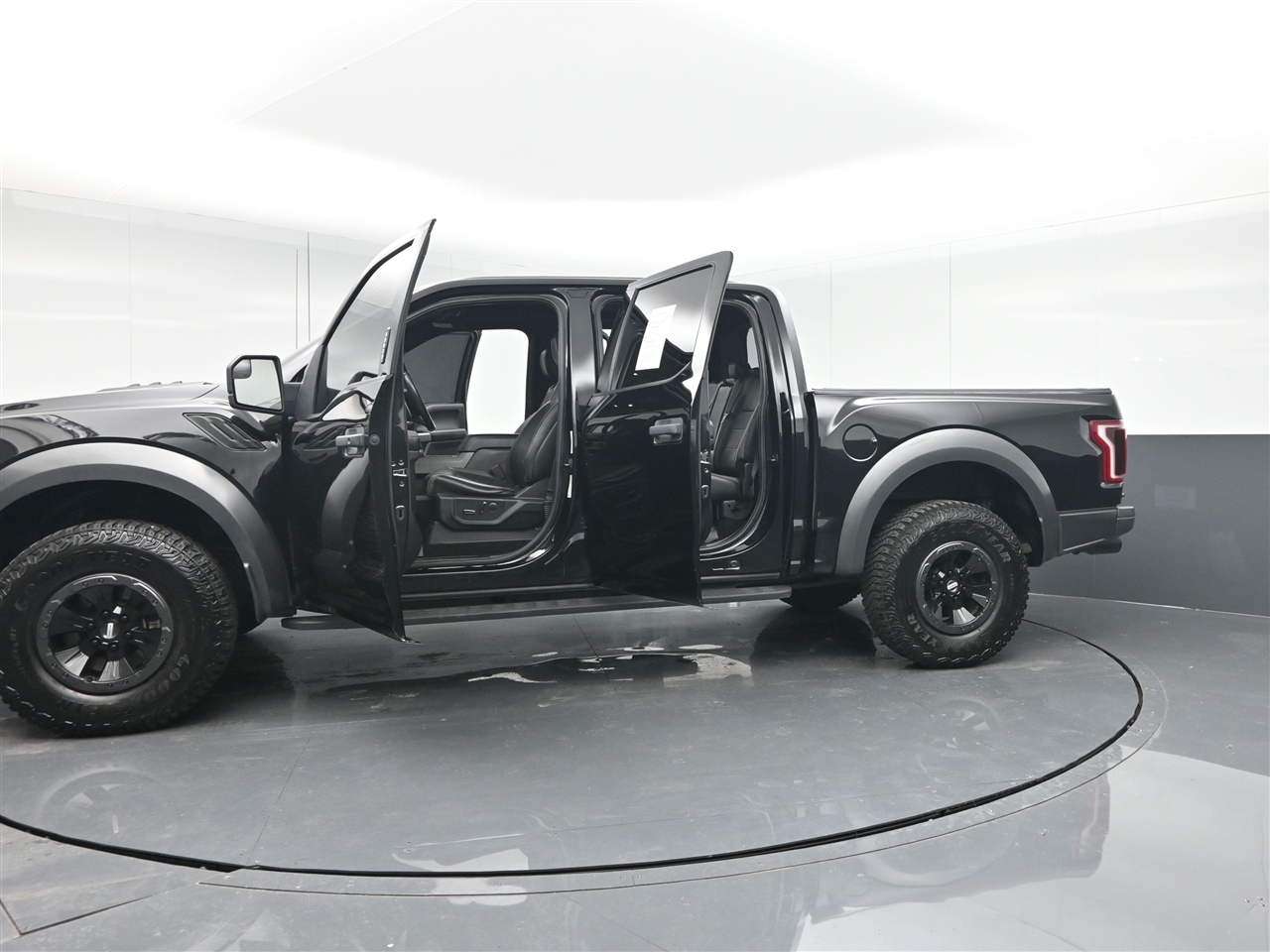 Ford F-150 Raptor SuperCrew 4WD 2017