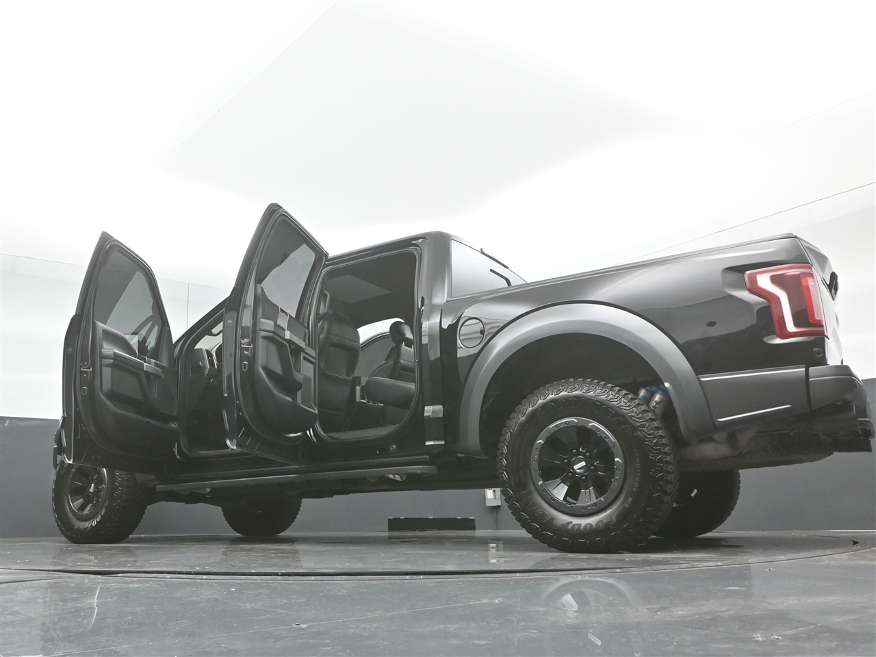 Ford F-150 Raptor SuperCrew 4WD 2017