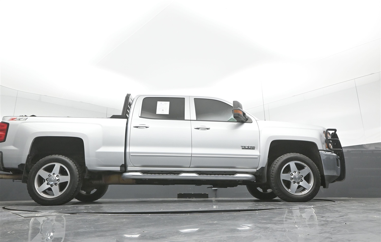 Chevrolet Silverado 2500HD LT Crew Cab Long Box 4WD 2019