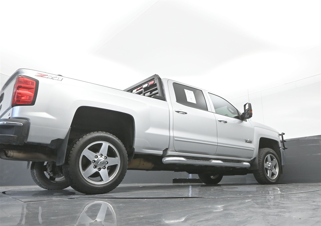 Chevrolet Silverado 2500HD LT Crew Cab Long Box 4WD 2019
