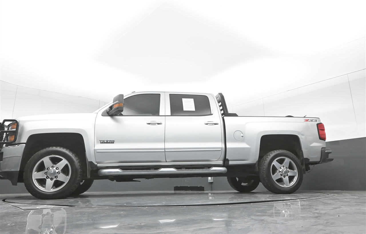 Chevrolet Silverado 2500HD LT Crew Cab Long Box 4WD 2019