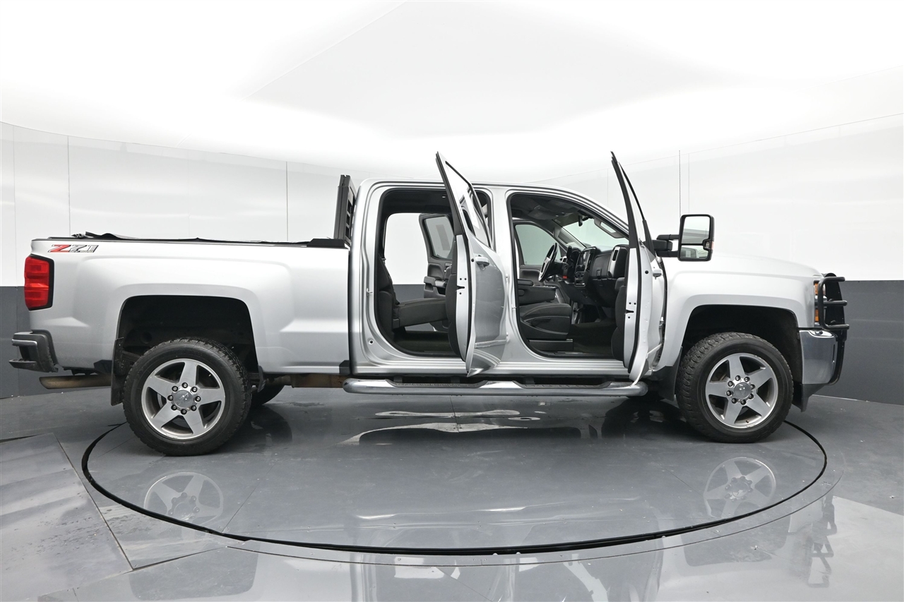 Chevrolet Silverado 2500HD LT Crew Cab Long Box 4WD 2019