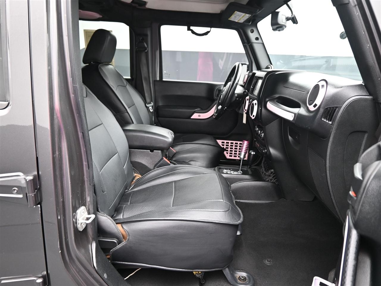 Jeep Wrangler Unlimited Sahara 4WD 2014