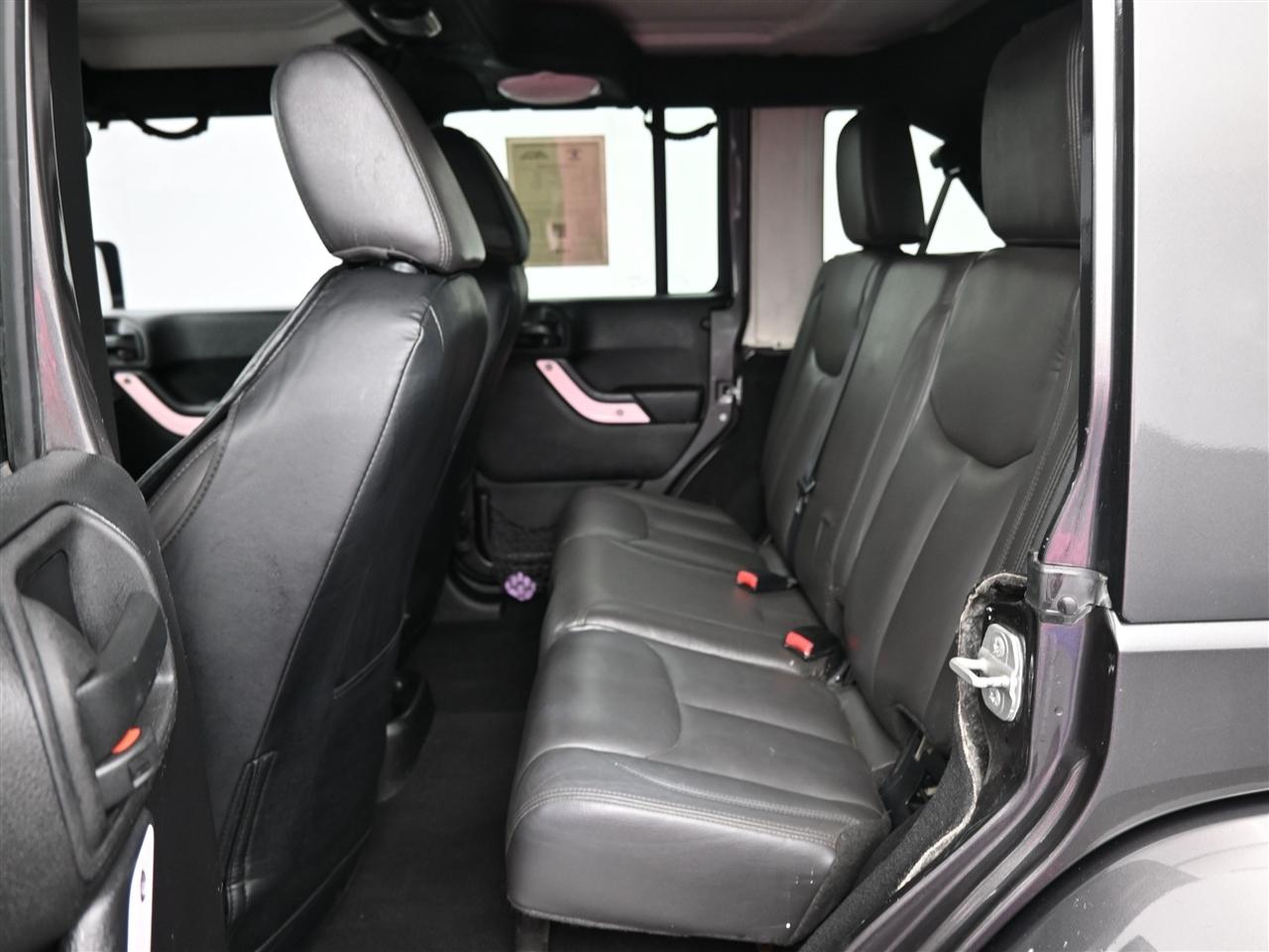 Jeep Wrangler Unlimited Sahara 4WD 2014