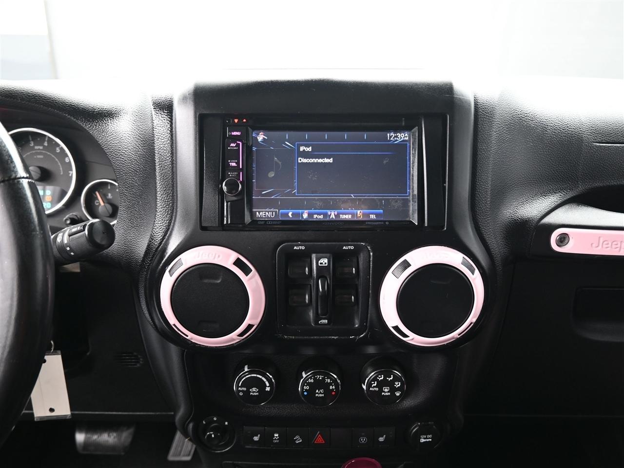 Jeep Wrangler Unlimited Sahara 4WD 2014