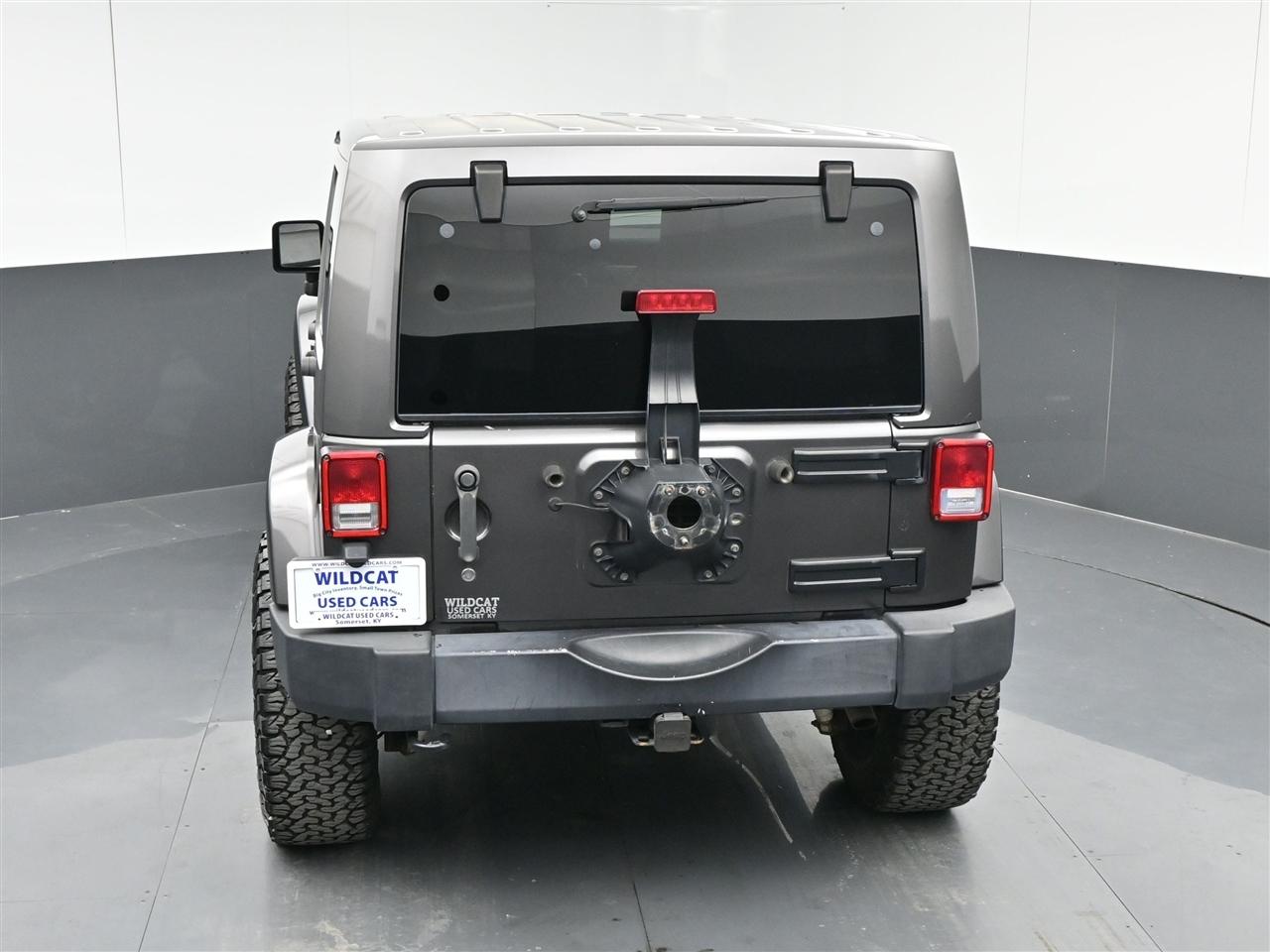 Jeep Wrangler Unlimited Sahara 4WD 2014