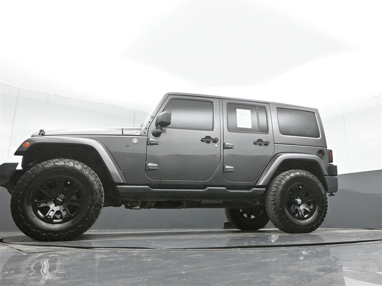Jeep Wrangler Unlimited Sahara 4WD 2014