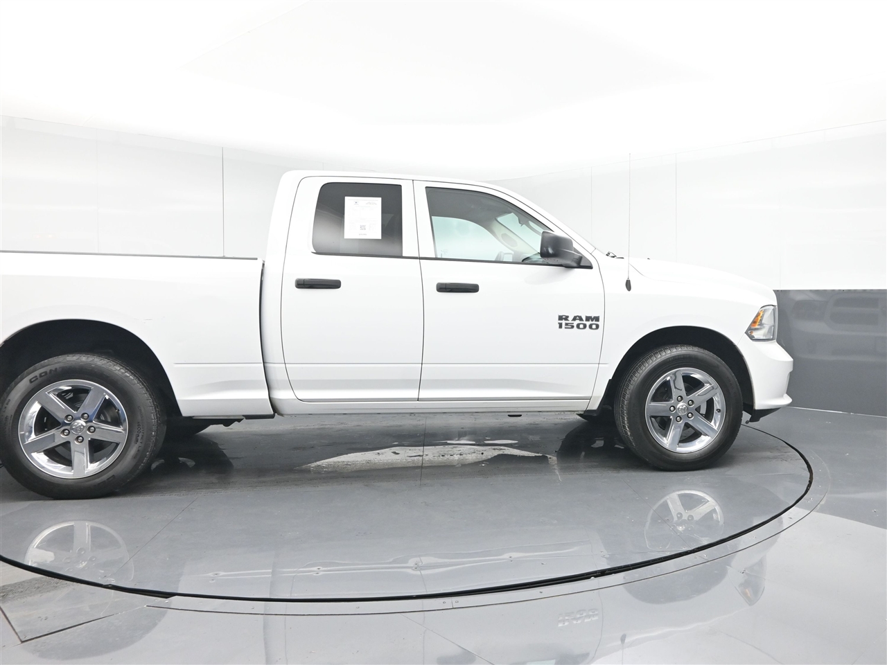 RAM 1500 Tradesman Quad Cab 4WD 2018