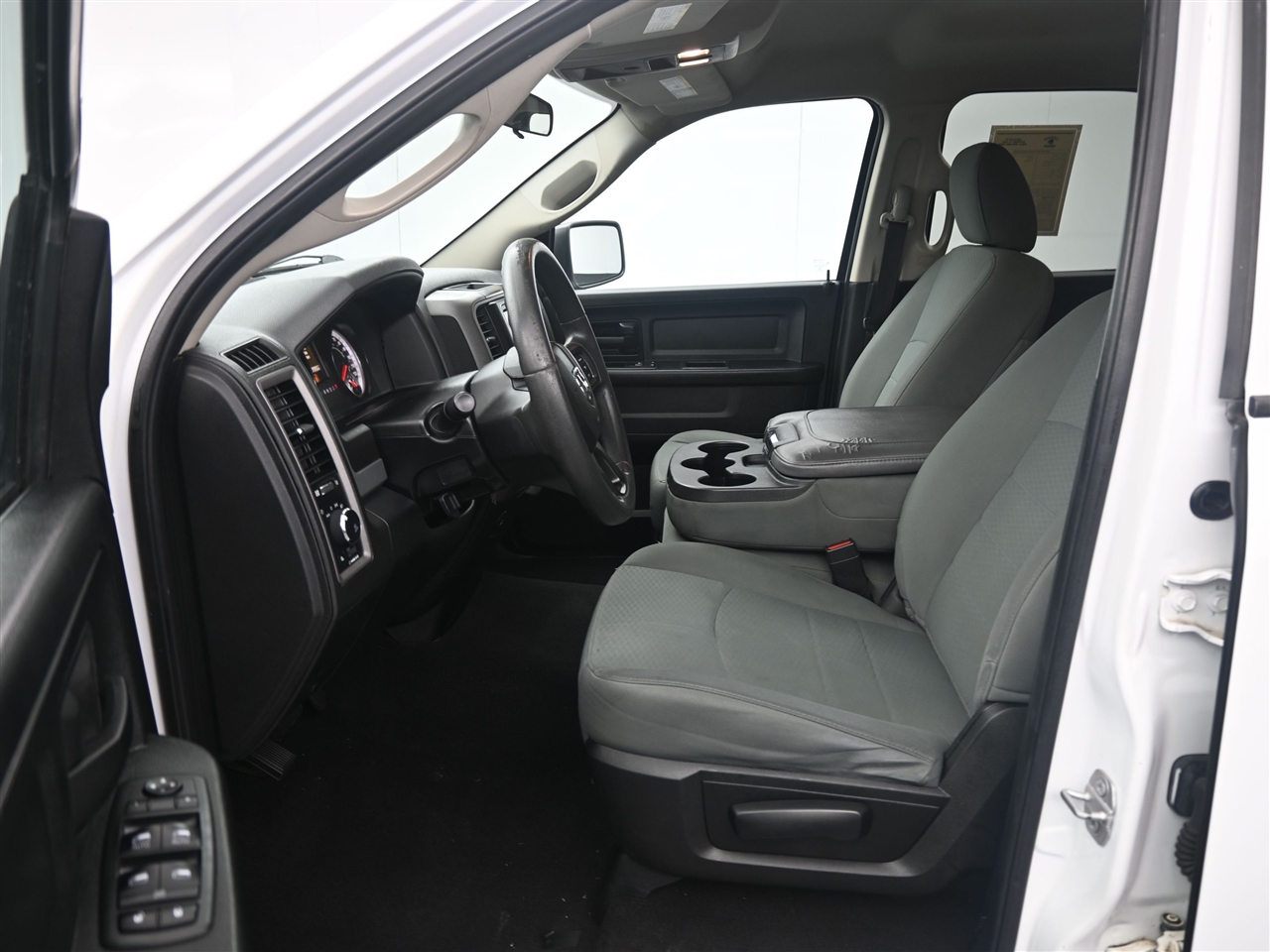 RAM 1500 Tradesman Quad Cab 4WD 2018