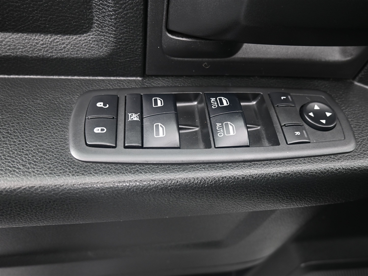 RAM 1500 Tradesman Quad Cab 4WD 2018