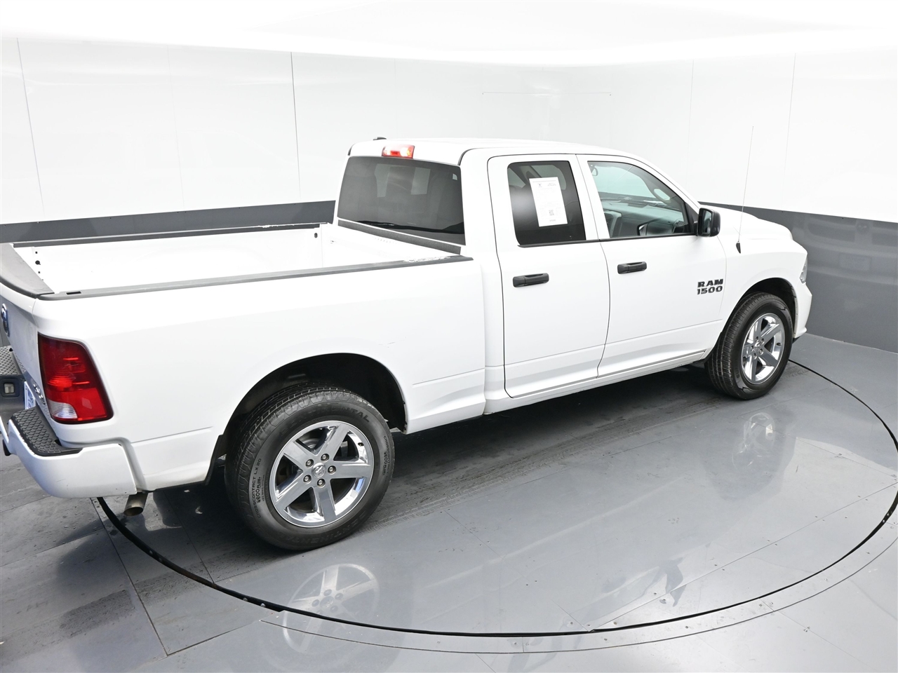 RAM 1500 Tradesman Quad Cab 4WD 2018