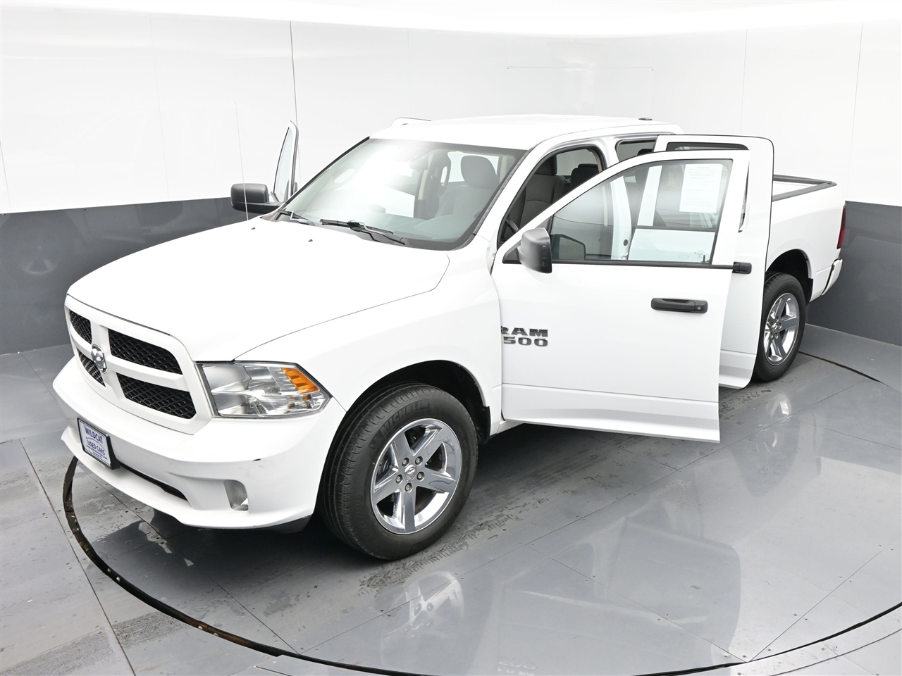 RAM 1500 Tradesman Quad Cab 4WD 2018