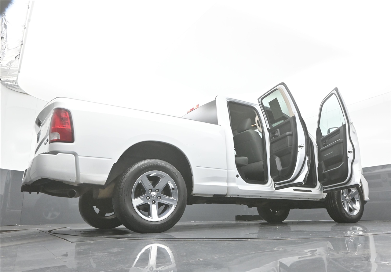 RAM 1500 Tradesman Quad Cab 4WD 2018