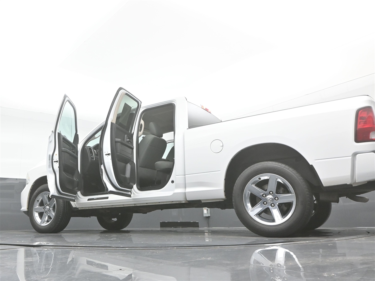 RAM 1500 Tradesman Quad Cab 4WD 2018