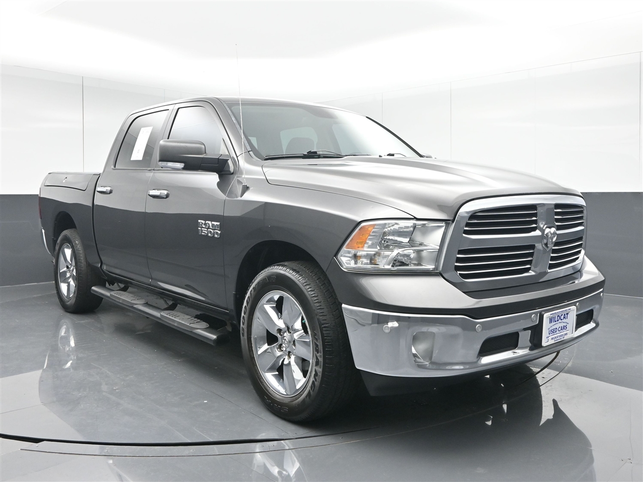 2016 RAM 1500 SLT Crew Cab SWB 4WD