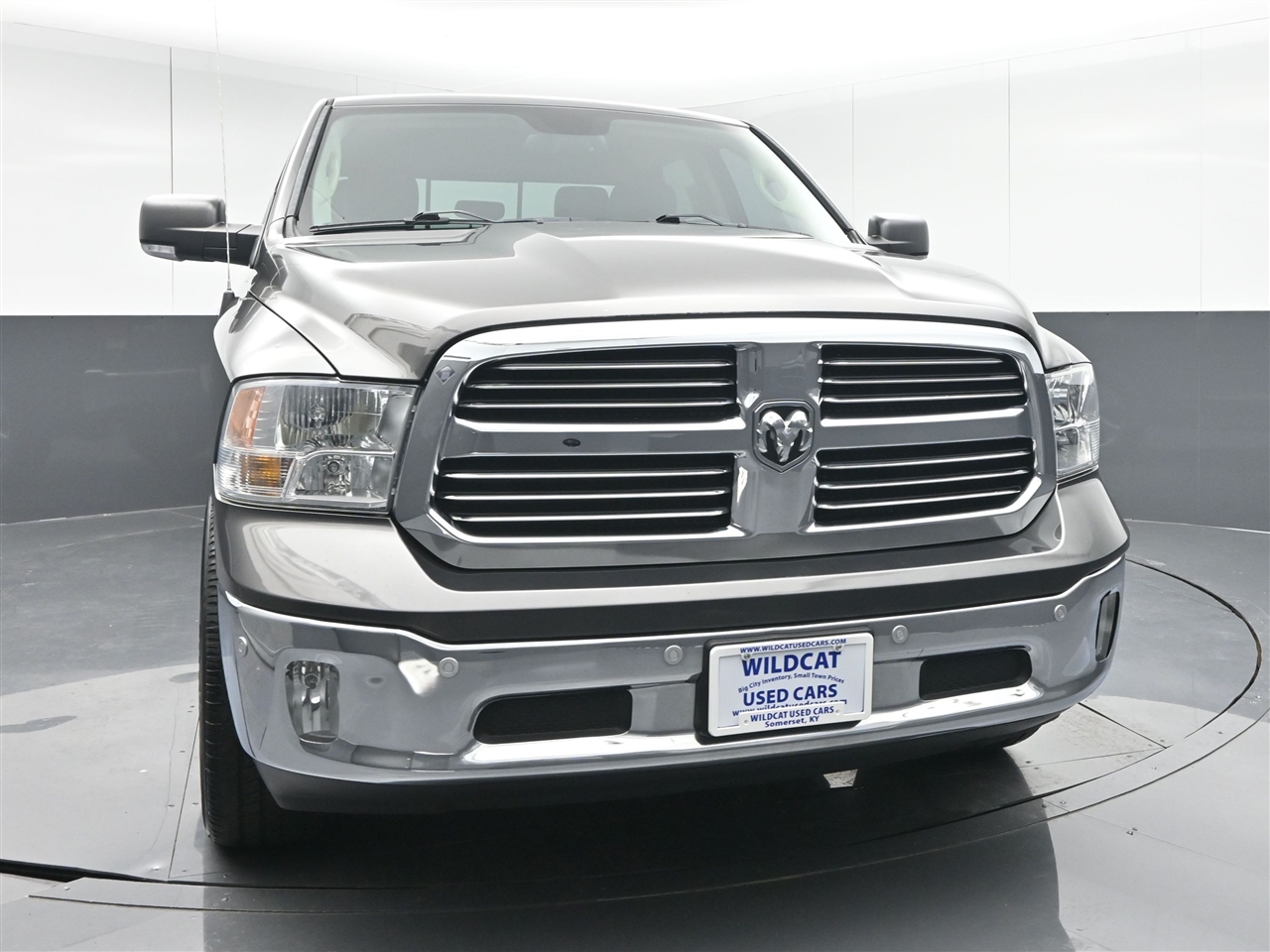 RAM 1500 SLT Crew Cab SWB 4WD 2016