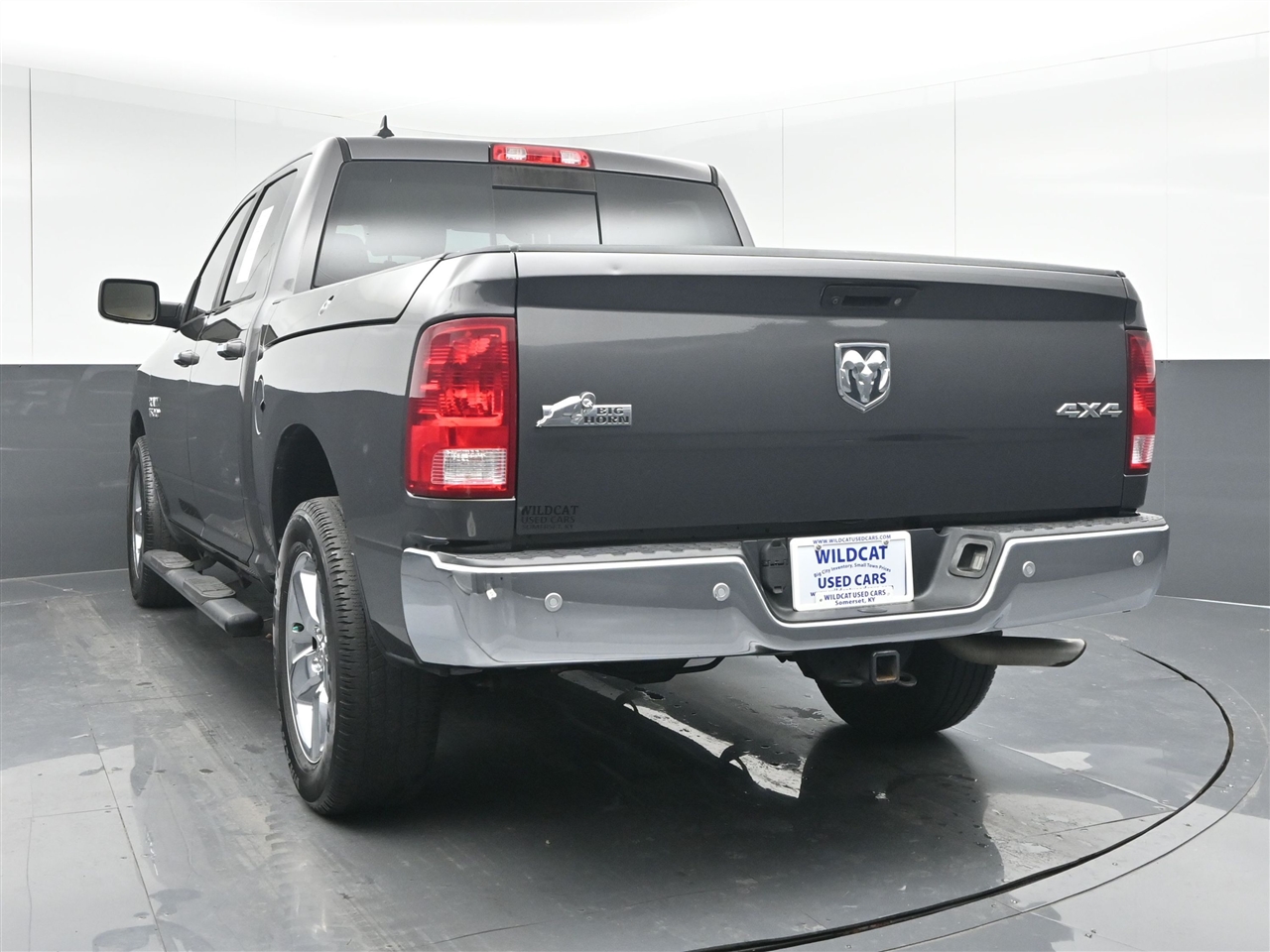 RAM 1500 SLT Crew Cab SWB 4WD 2016