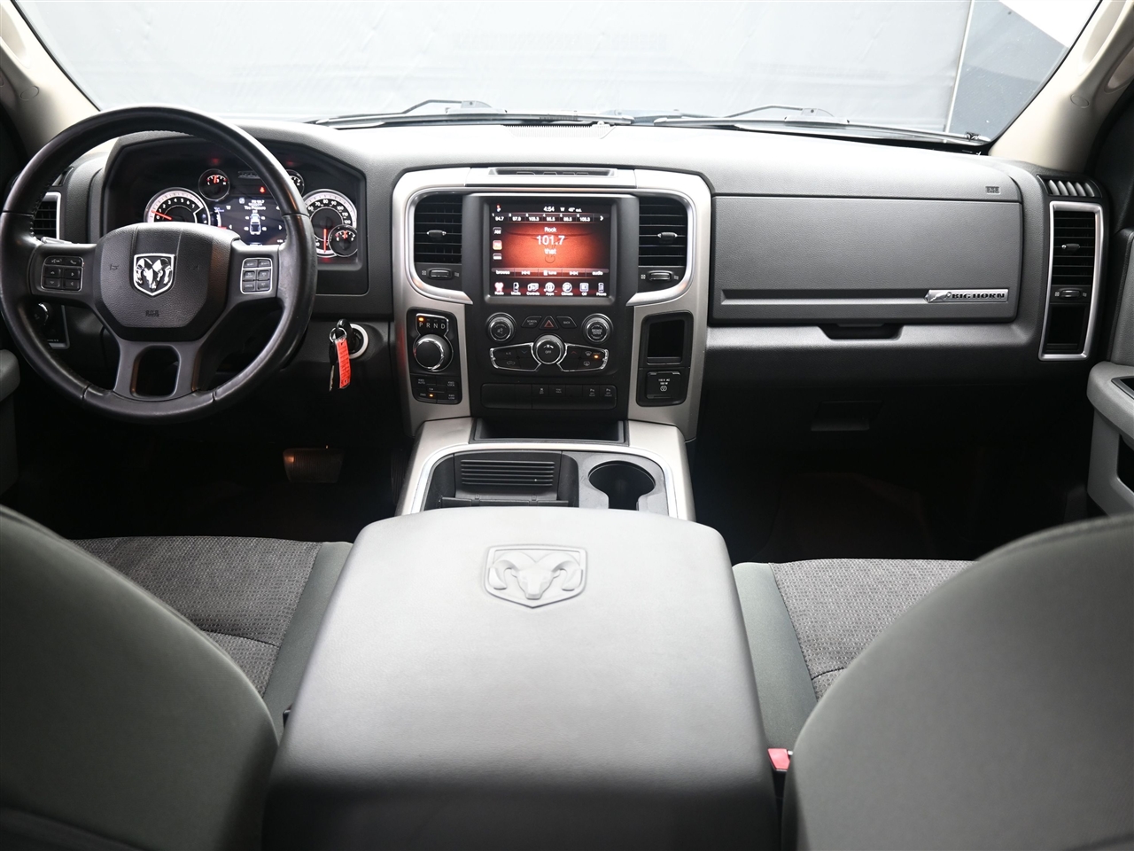 RAM 1500 SLT Crew Cab SWB 4WD 2016